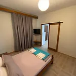 Apartment Home, Marina C