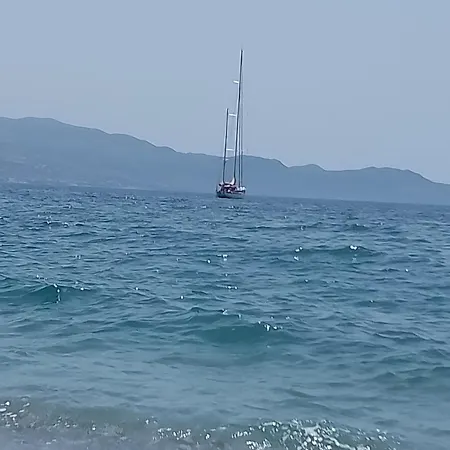 Home, Marina C * カラマタ