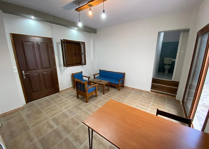 Home, Marina C Апартаменты Каламата